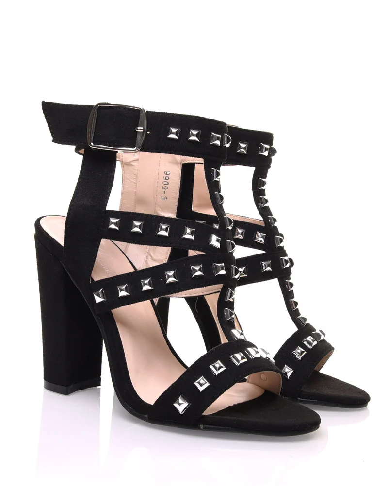Sandales à talons hauts cloutées noires