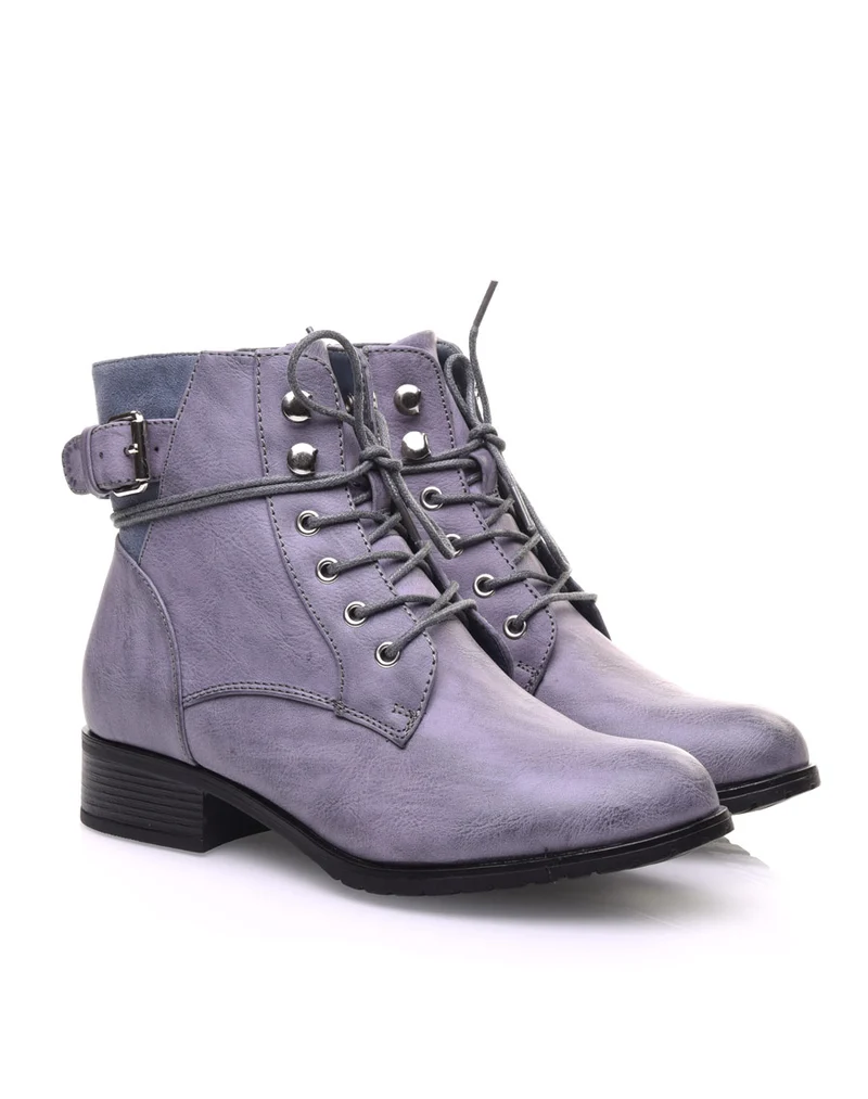Bottines bleues à oeillets