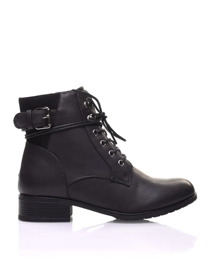 Bottines noires à oeillets