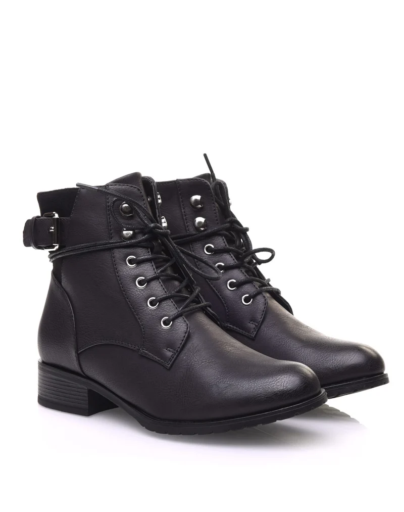 Bottines noires à oeillets