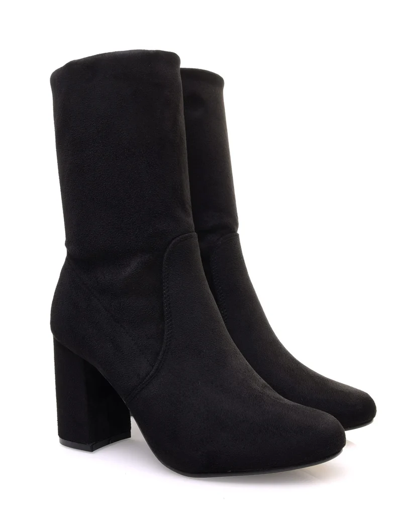 Bottines hautes noires entièrement en suédine