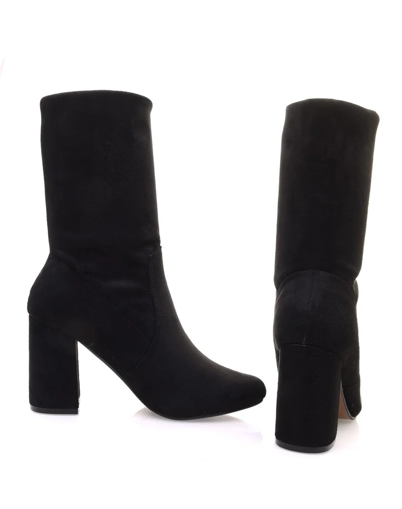 Bottines hautes noires entièrement en suédine