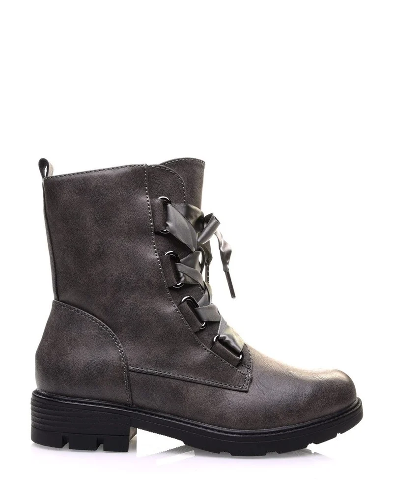 Chaussures montantes grises lacets en satin
