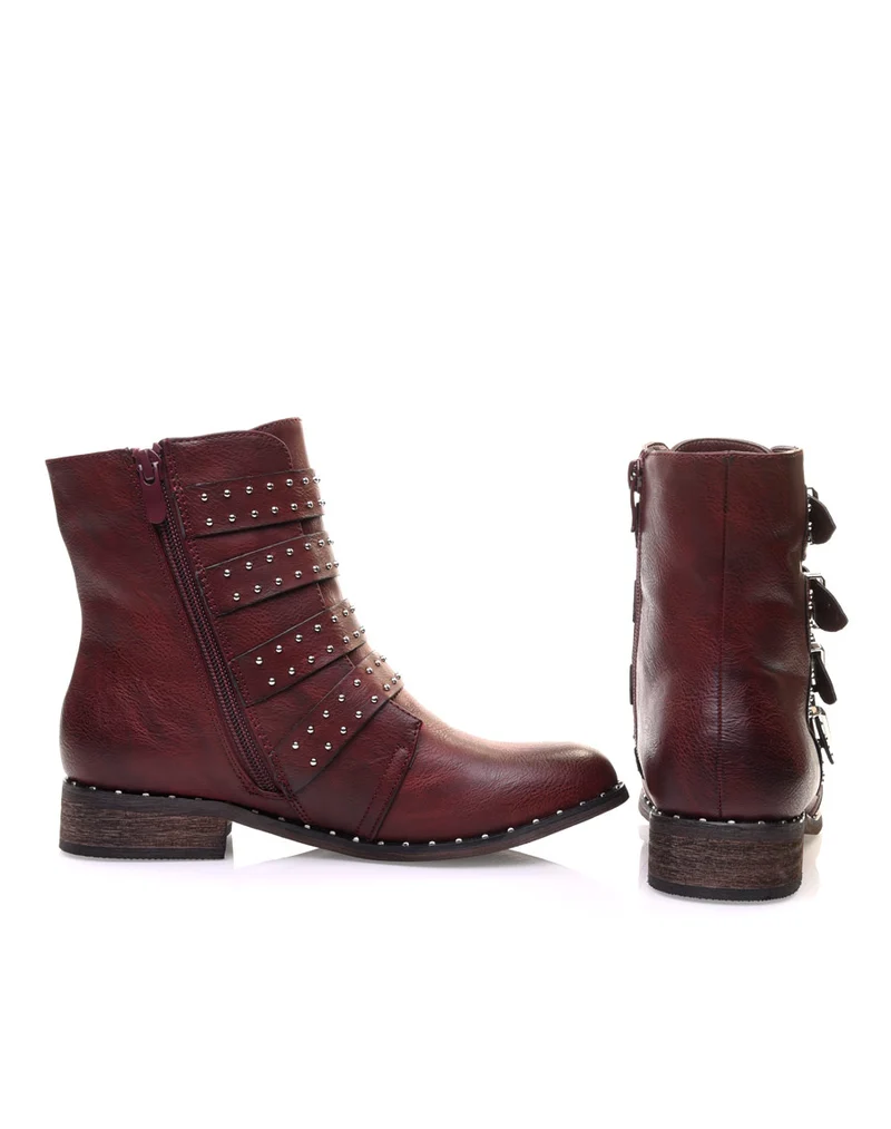 Bottines à brides bordeaux ornées de clous
