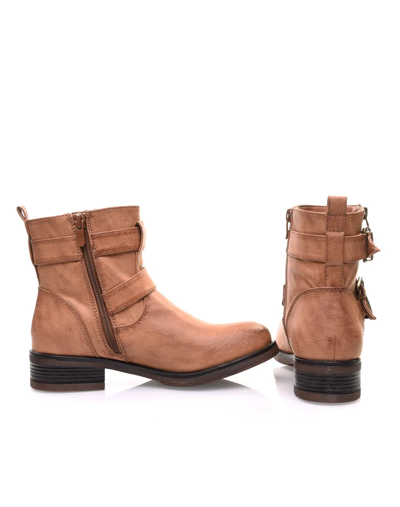 Bottines camel à boucles