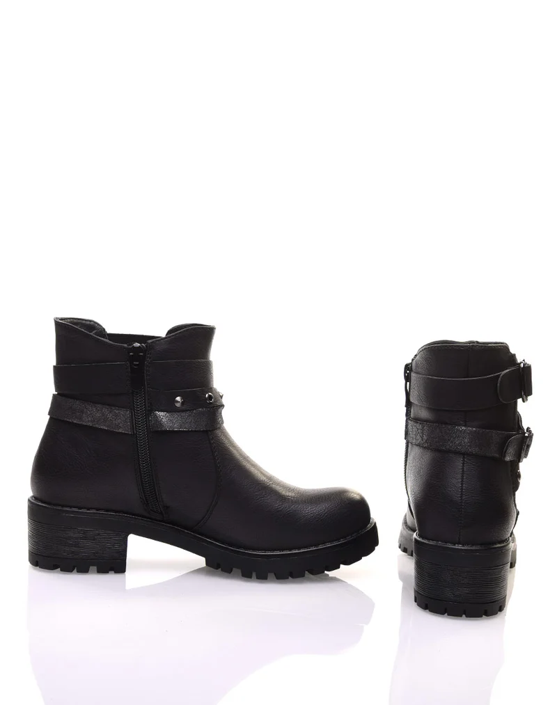 Bottines noires différentes lanières