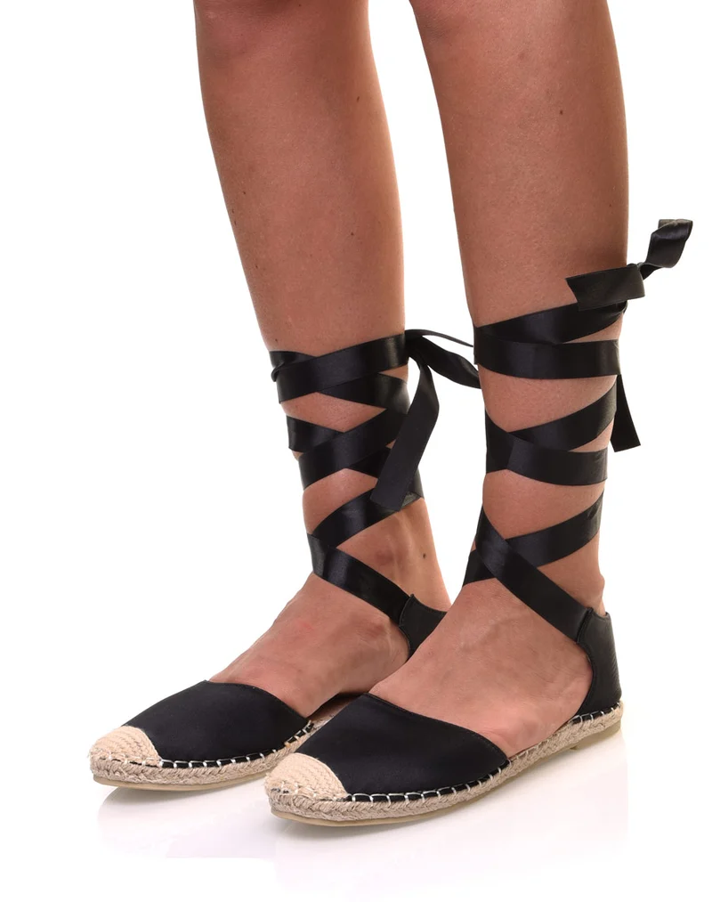 Espadrilles noires satinées à bout fermé