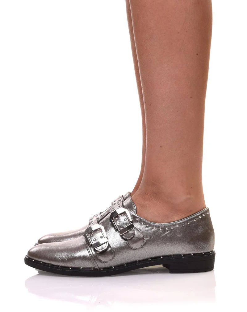 Derbies grises cloutées à boucles