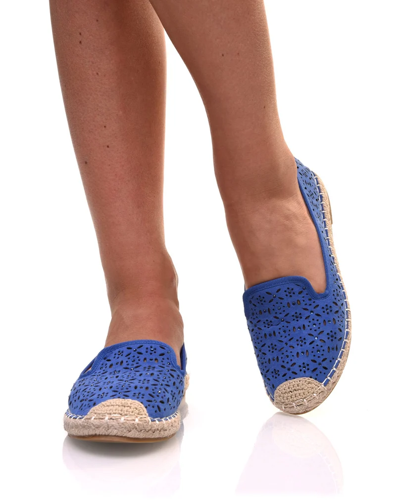 Espadrilles bleues en suédine perforées