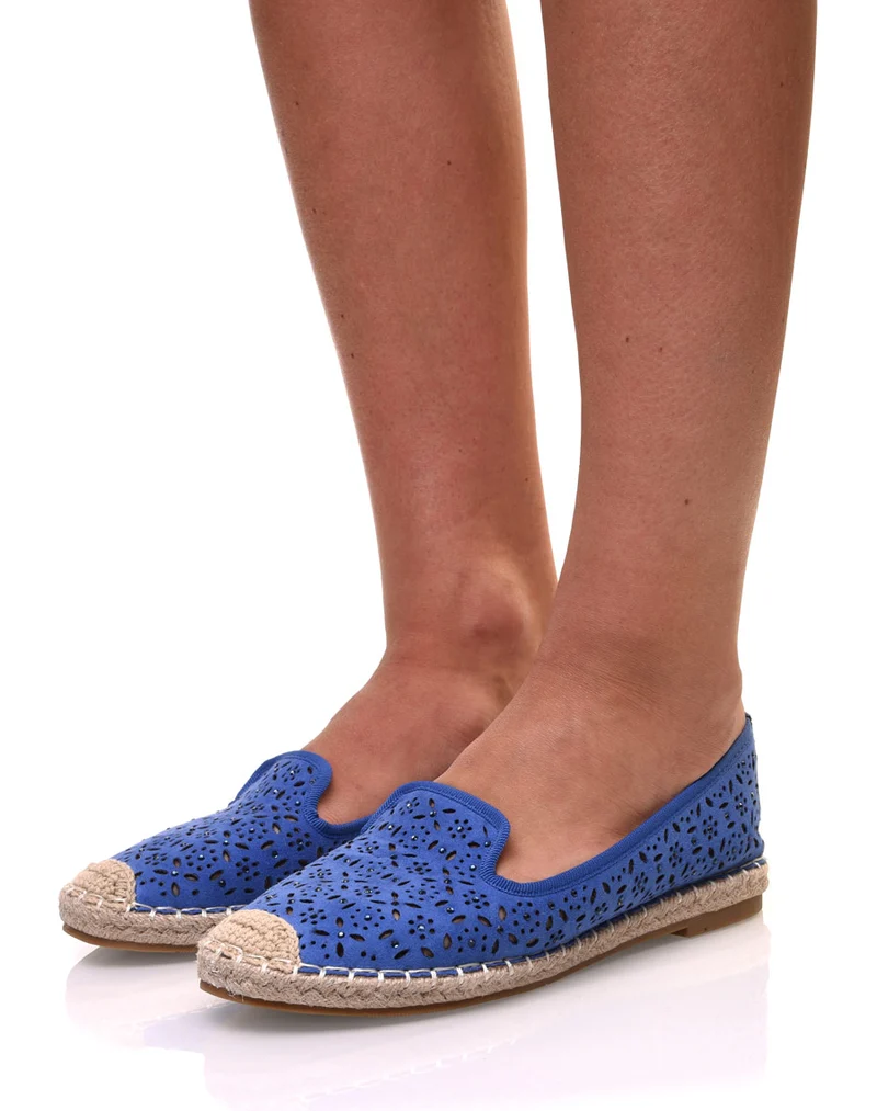 Espadrilles bleues en suédine perforées