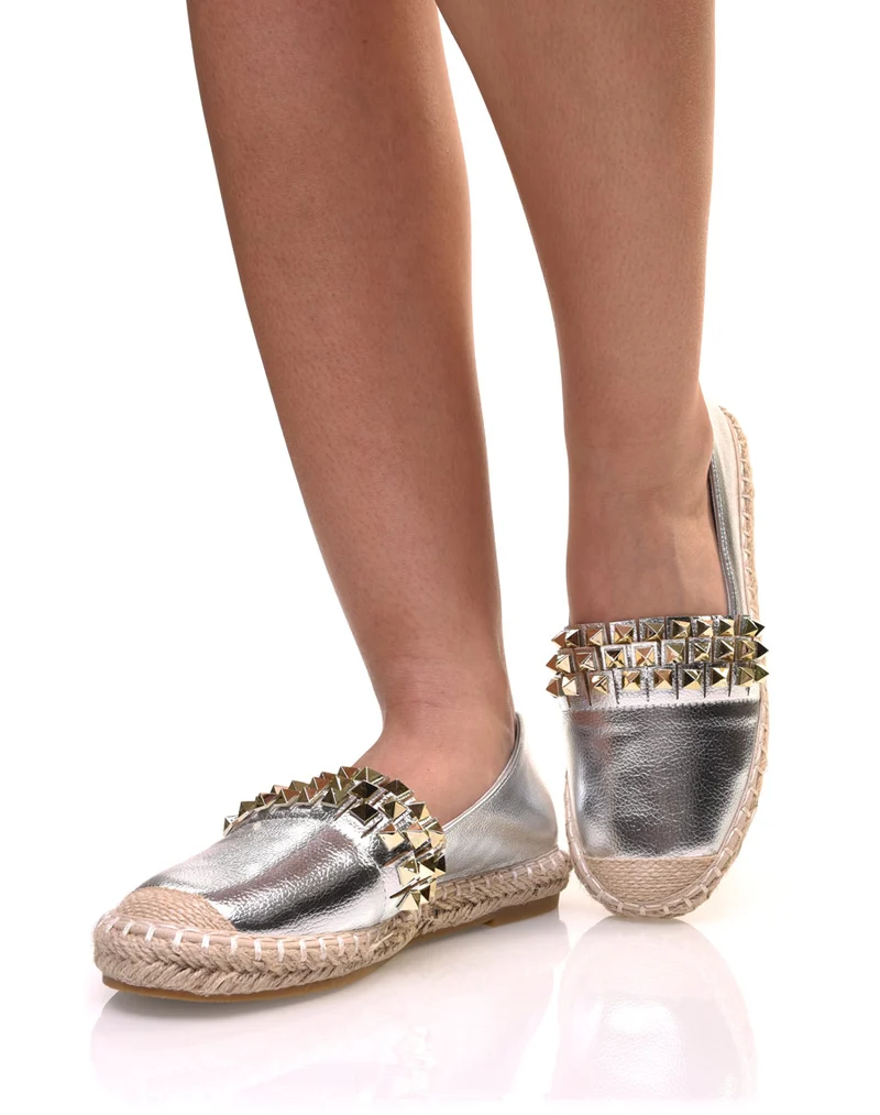 Espadrilles argentées cloutées