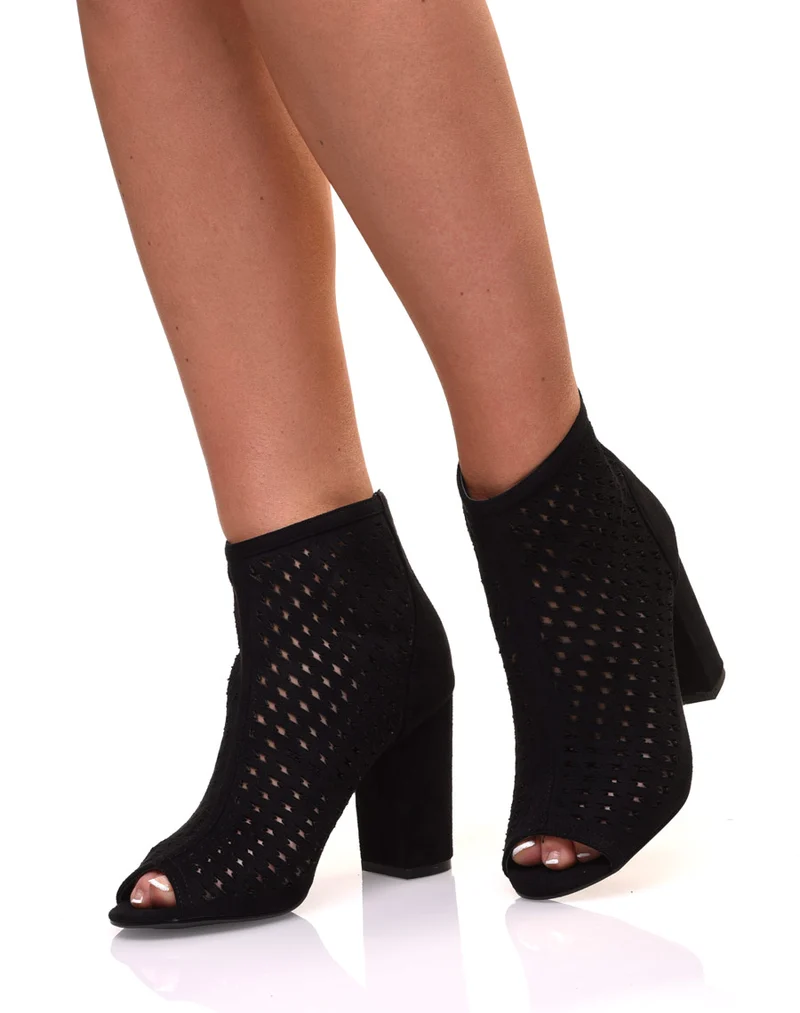 Bottines noires ajourées à talon