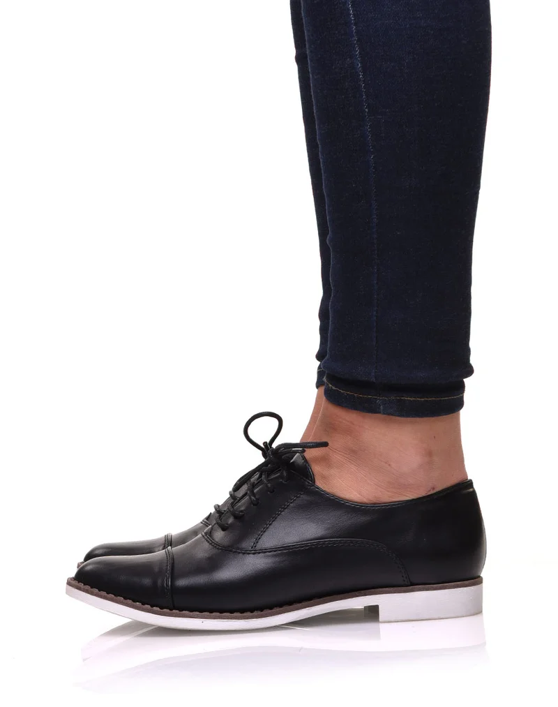 Derbies noires à lacets