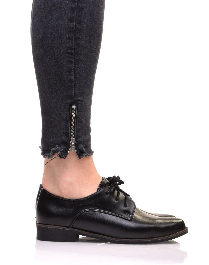 Derbies classiques noires