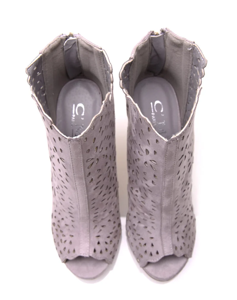 Bottines à talons grises ajourées en suédine