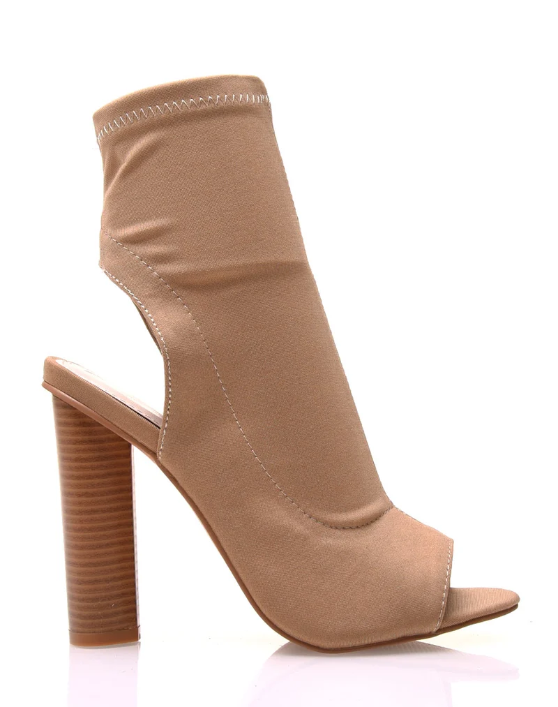 Bottines chaussettes beiges à talons