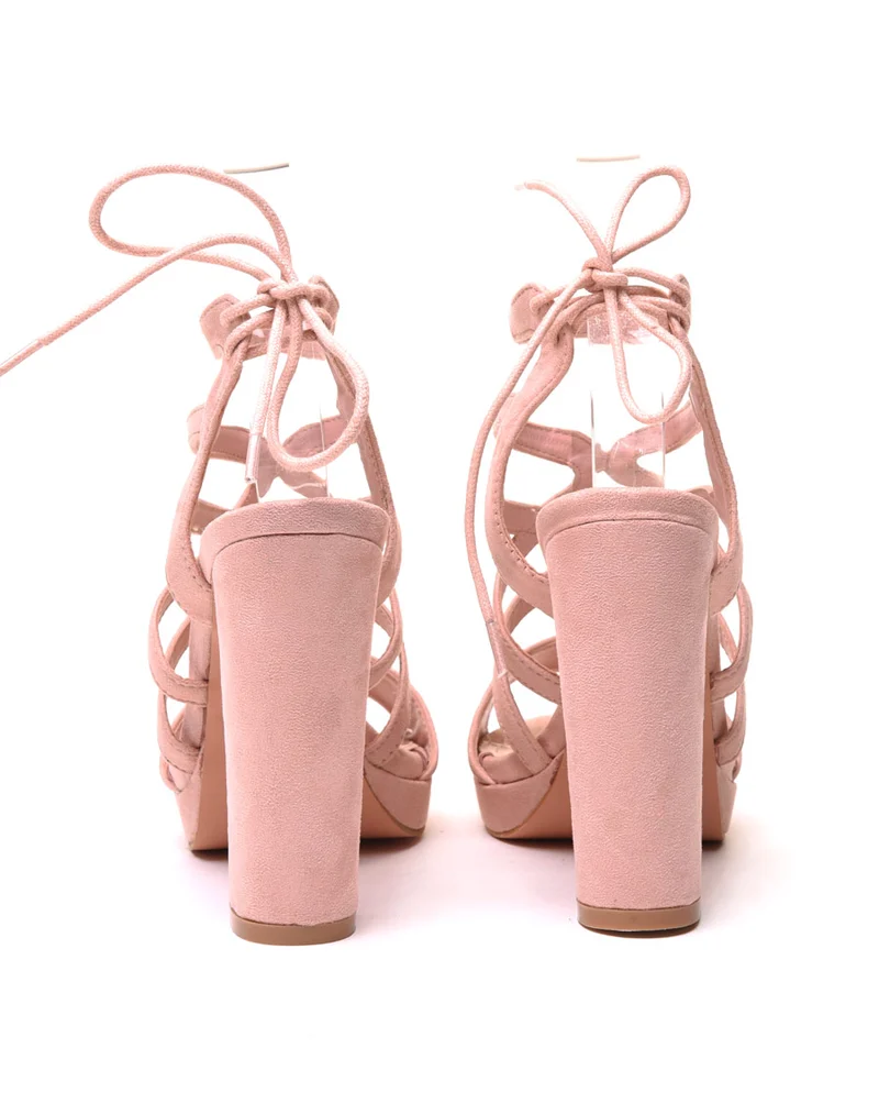 Sandales roses en suédine à talons épais
