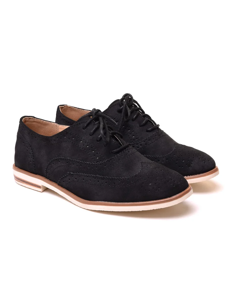 Derbies noires en suédine à lacets