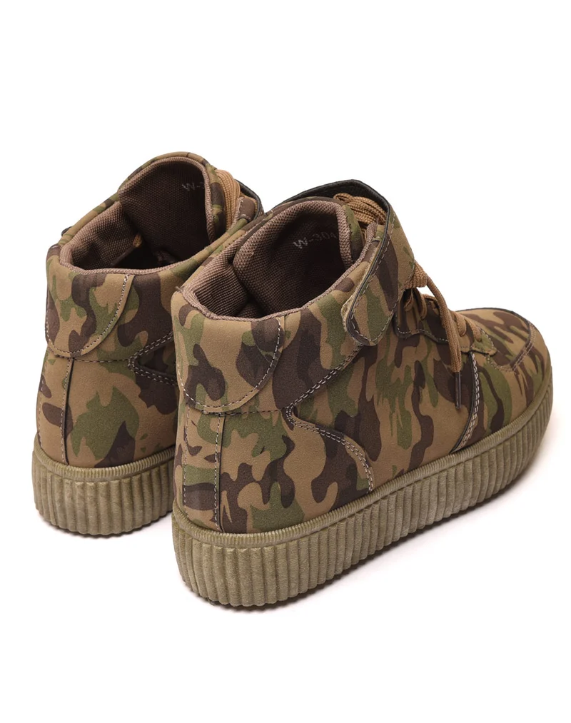 Baskets montantes à lacets en suédine camouflage