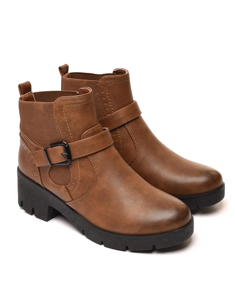 Bottines camel à détails décoratifs