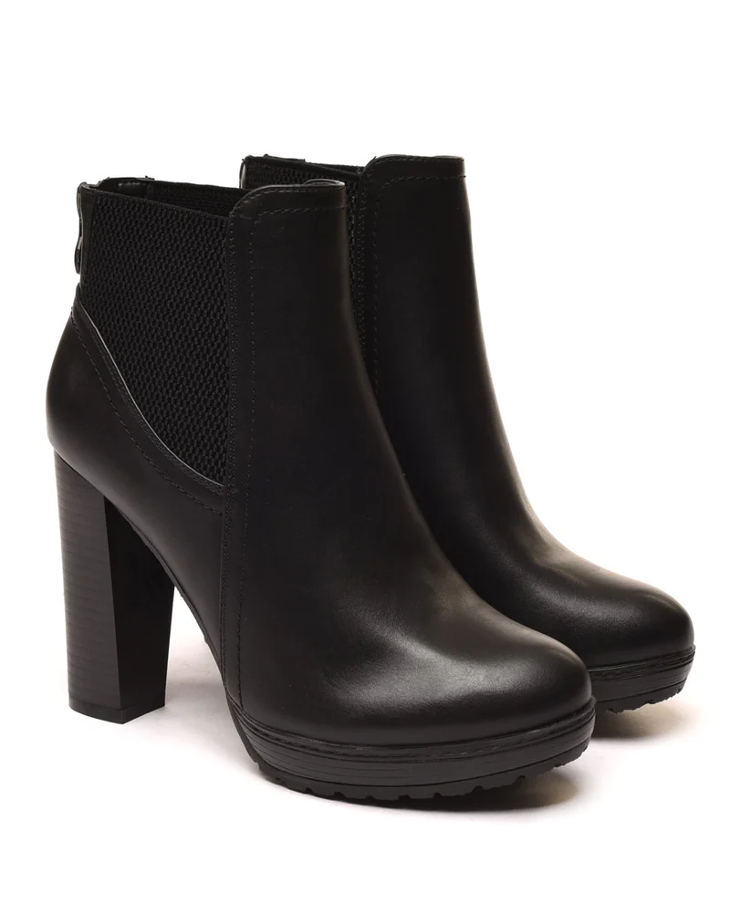 Bottines noires à talons avec élastiques