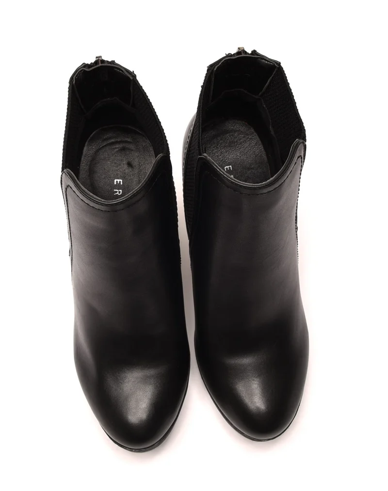 Bottines noires à talons avec élastiques