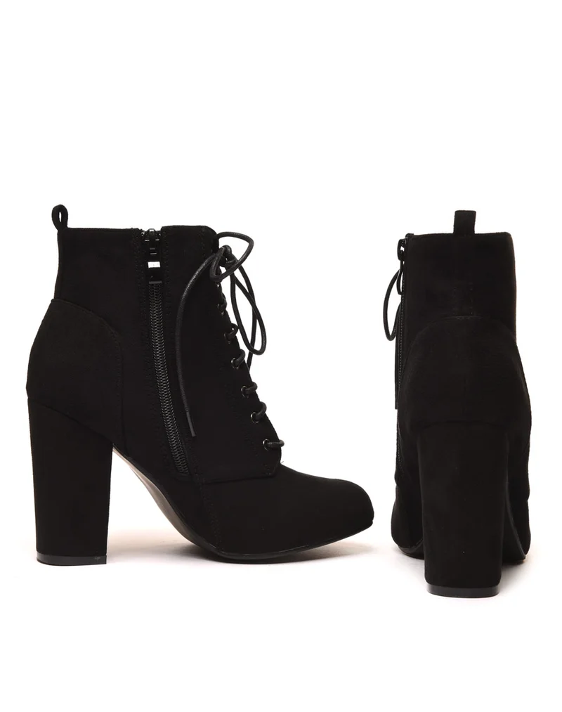 Bottines fourrées noires à talons et lacets