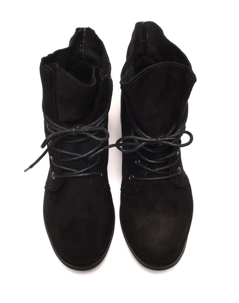 Bottines plates noires avec haut souple et lacets