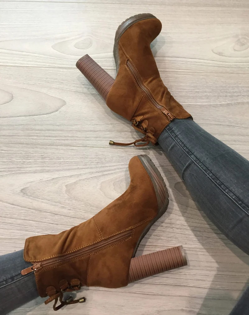 Bottines hautes camel à talons & lacet façon corset
