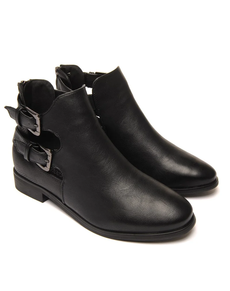 Bottine noire ajourée