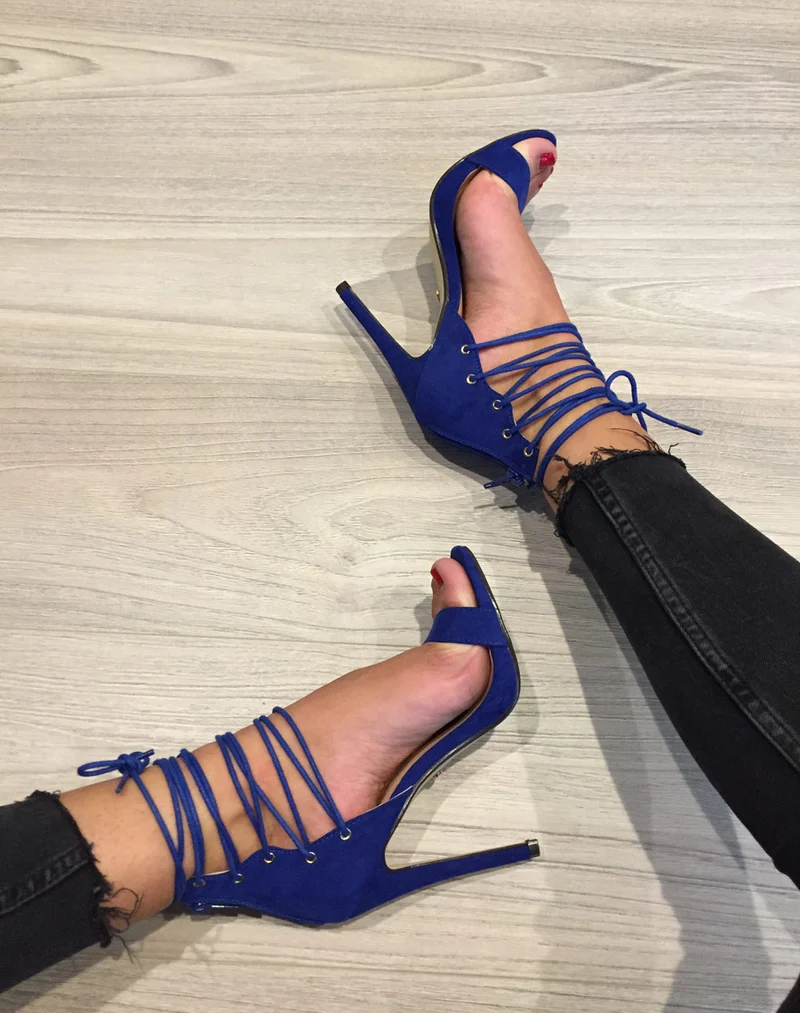 Escarpins bleus lacets