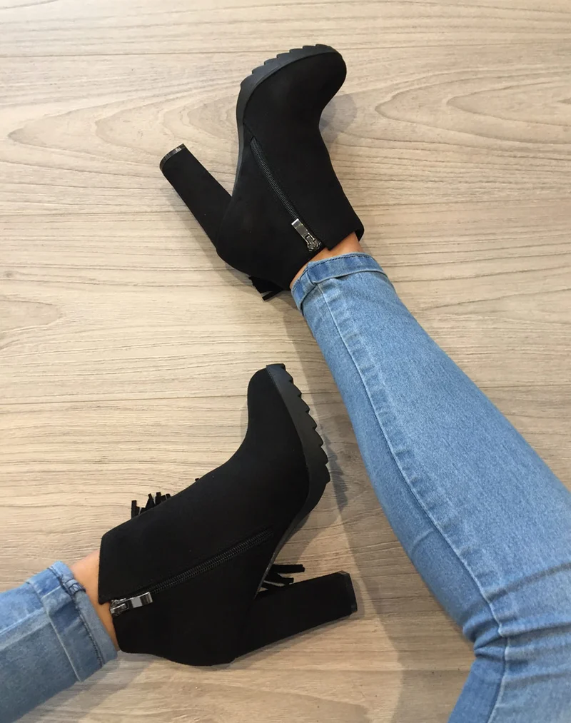 Bottines noires à franges en suédine