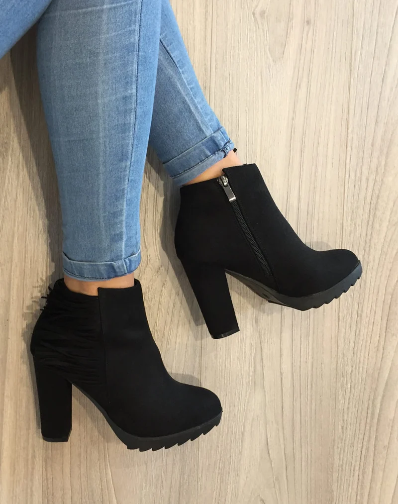 Bottines noires à franges en suédine