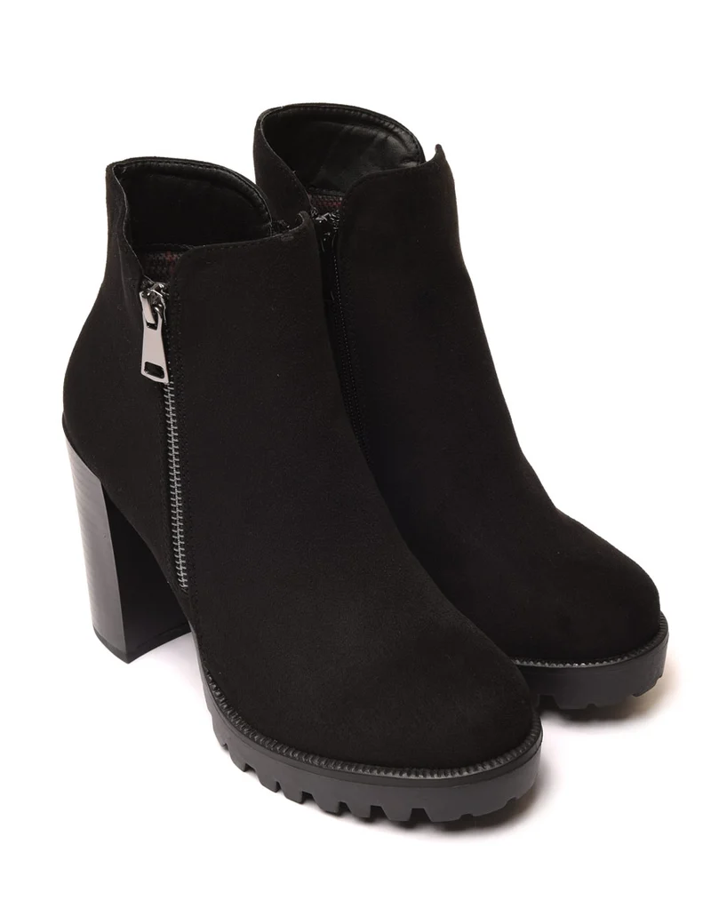 Bottines en suédine noires avec grosse semelle et talon