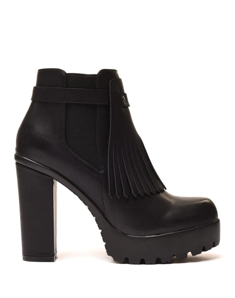 Bottines noires à franges et plateforme