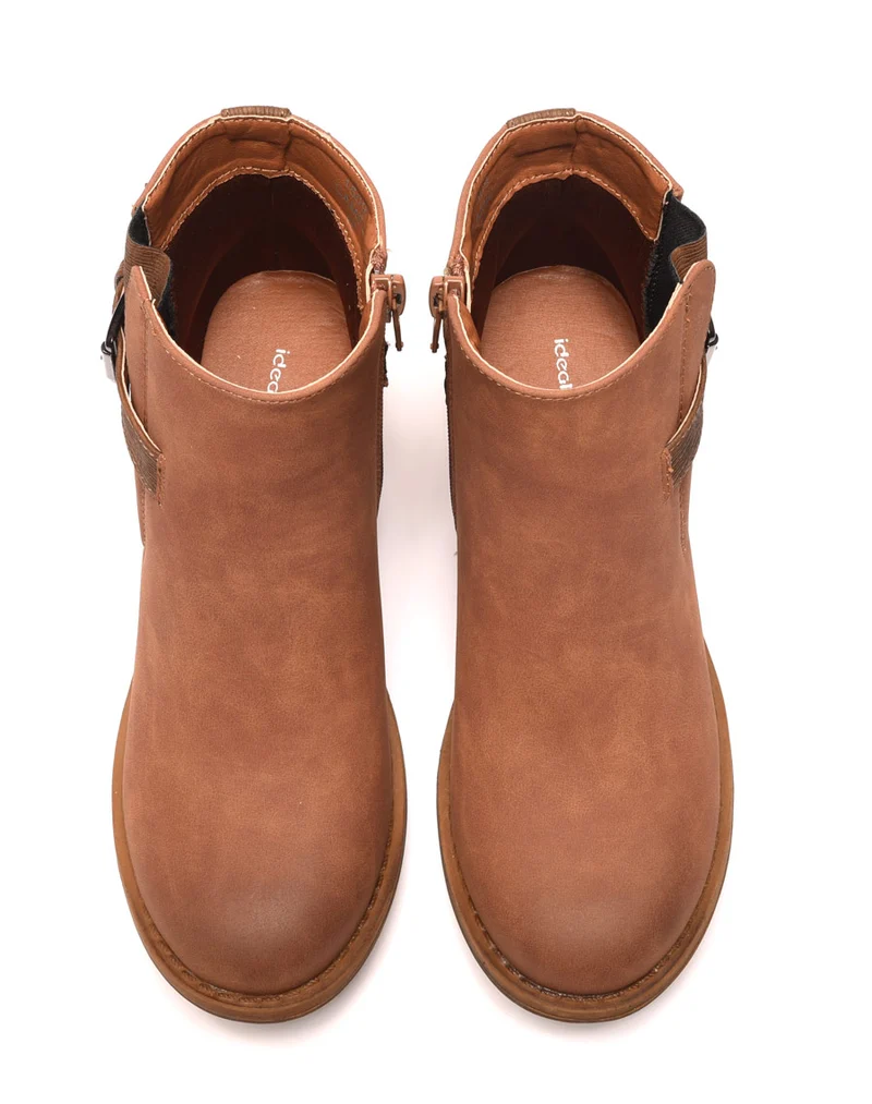 Bottines camelles avec lanière à boucle et motifs