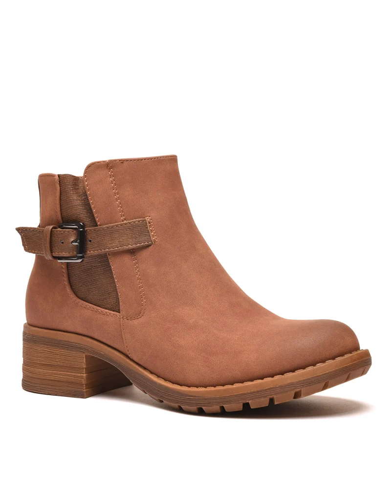 Bottines camelles avec lanière à boucle et motifs