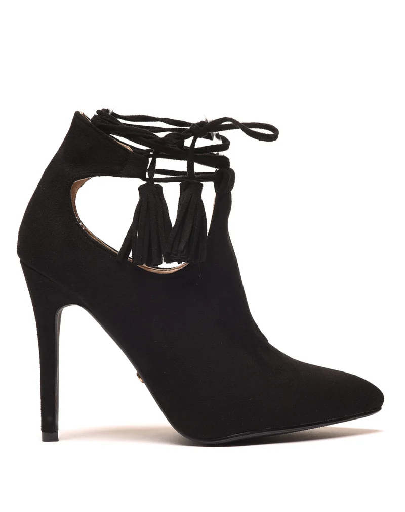 Sandales noires à talons ajourées