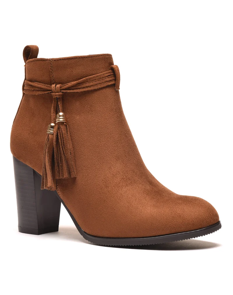 Bottines camel à talons & fines lanières
