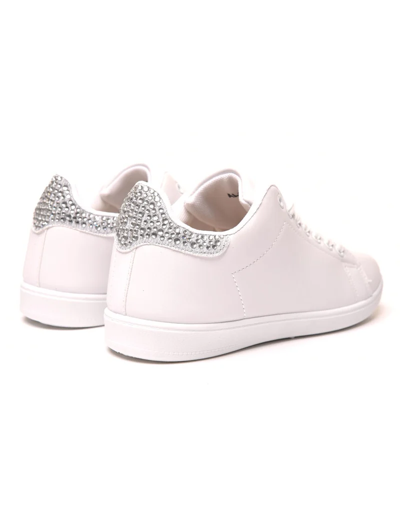Baskets blanches avec détails strass argentés à l'arrière