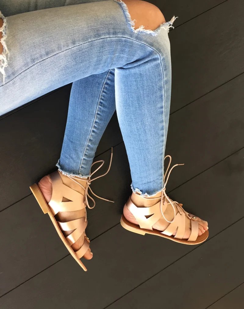 Nu-pieds champagne à lacet