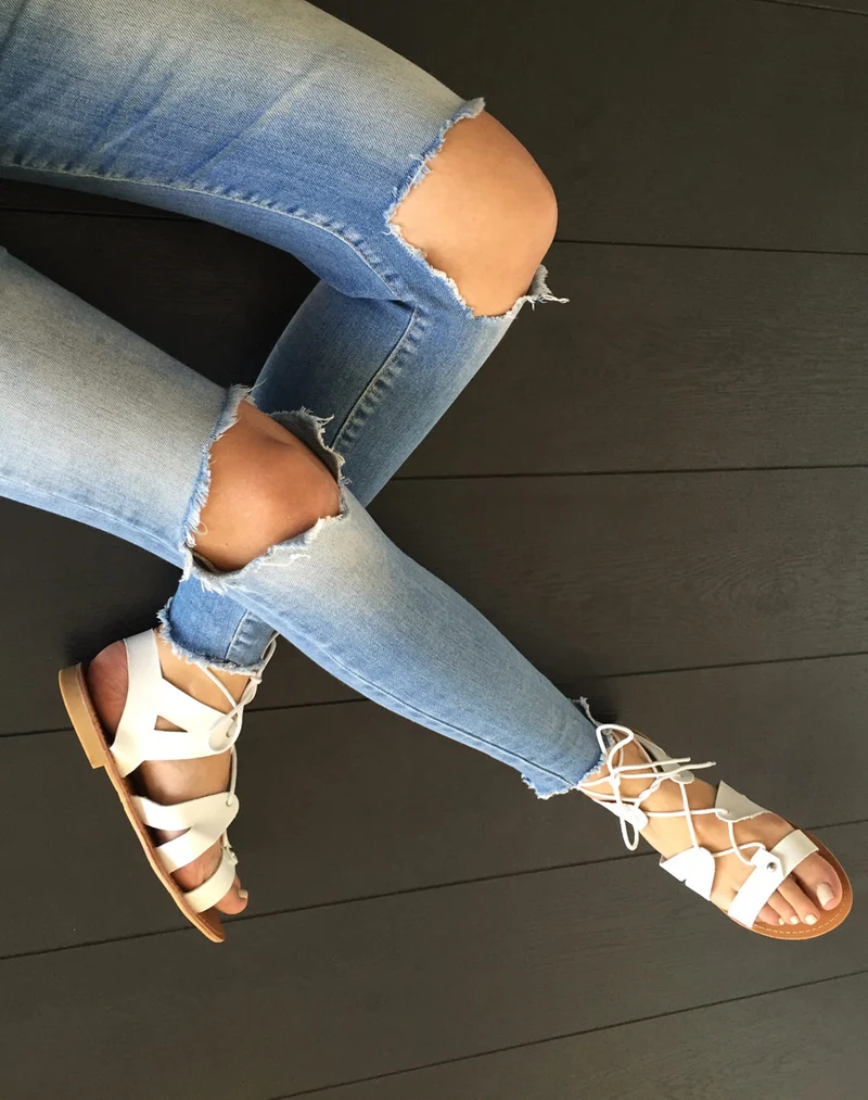 Nu-pieds blanc à lacet