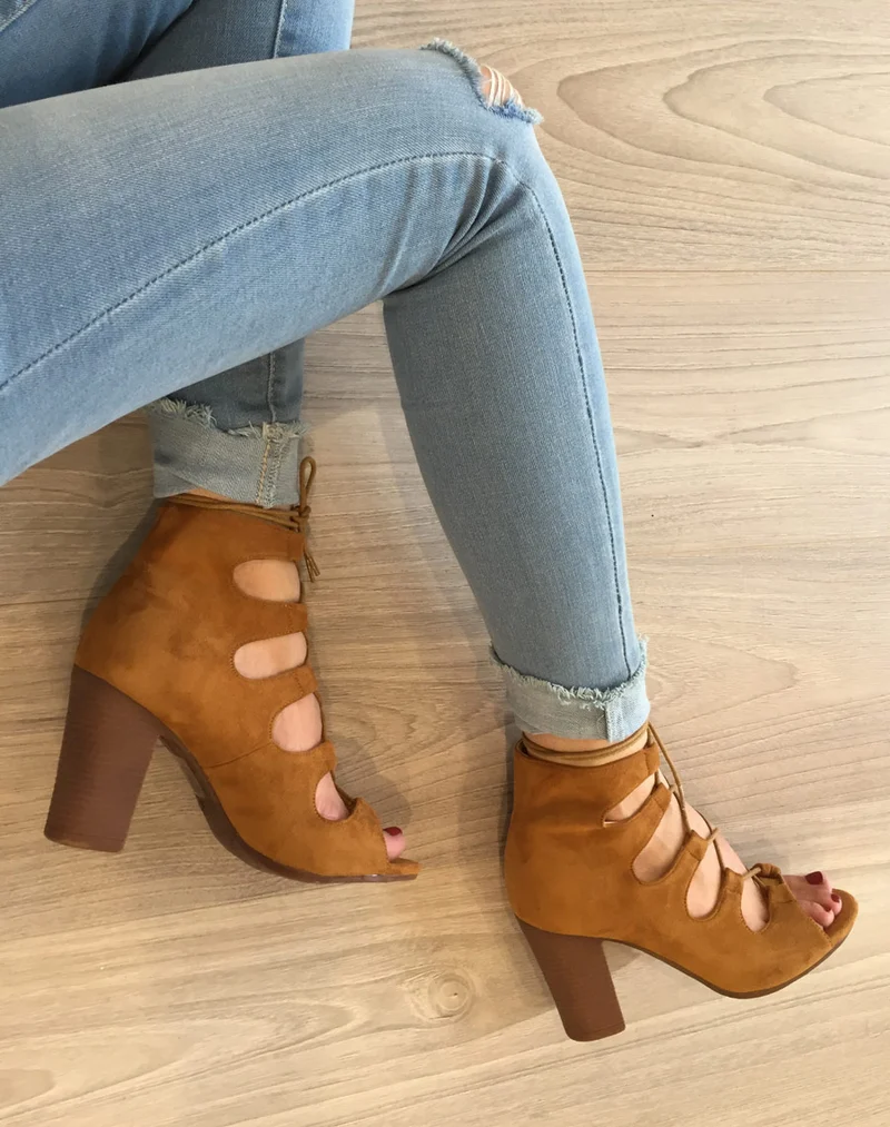 Low boots camel à bout ouvert