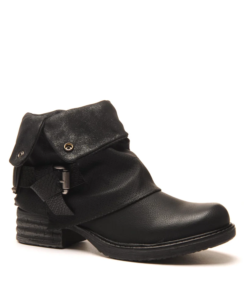 Bottine noire avec doublure perforé