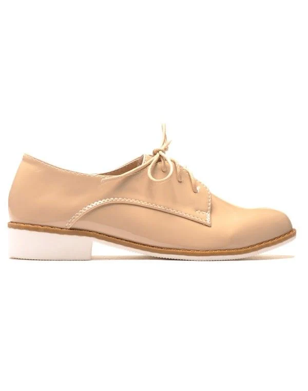 Derbies vernies abricot à lacets