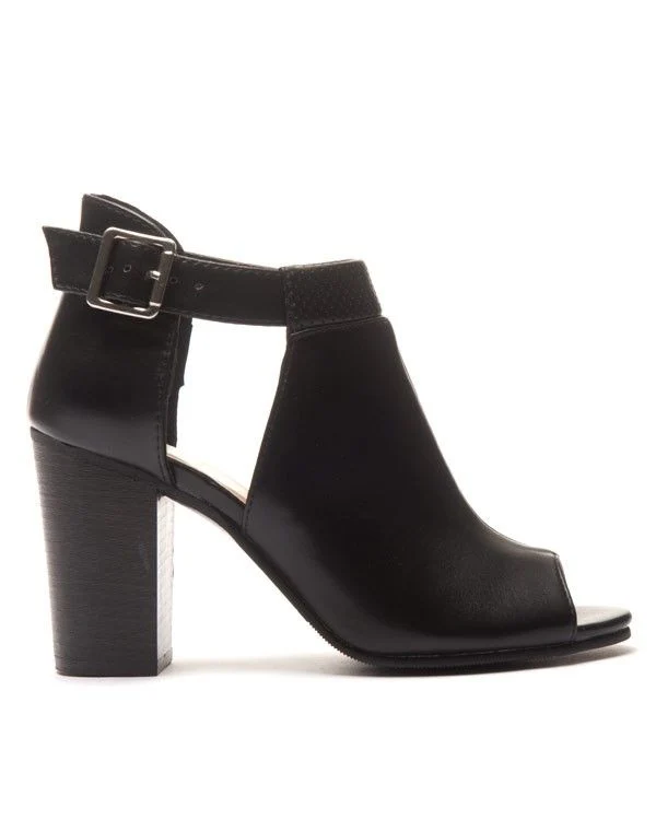 Bottine noire bout ouvert avec découpe et perforations