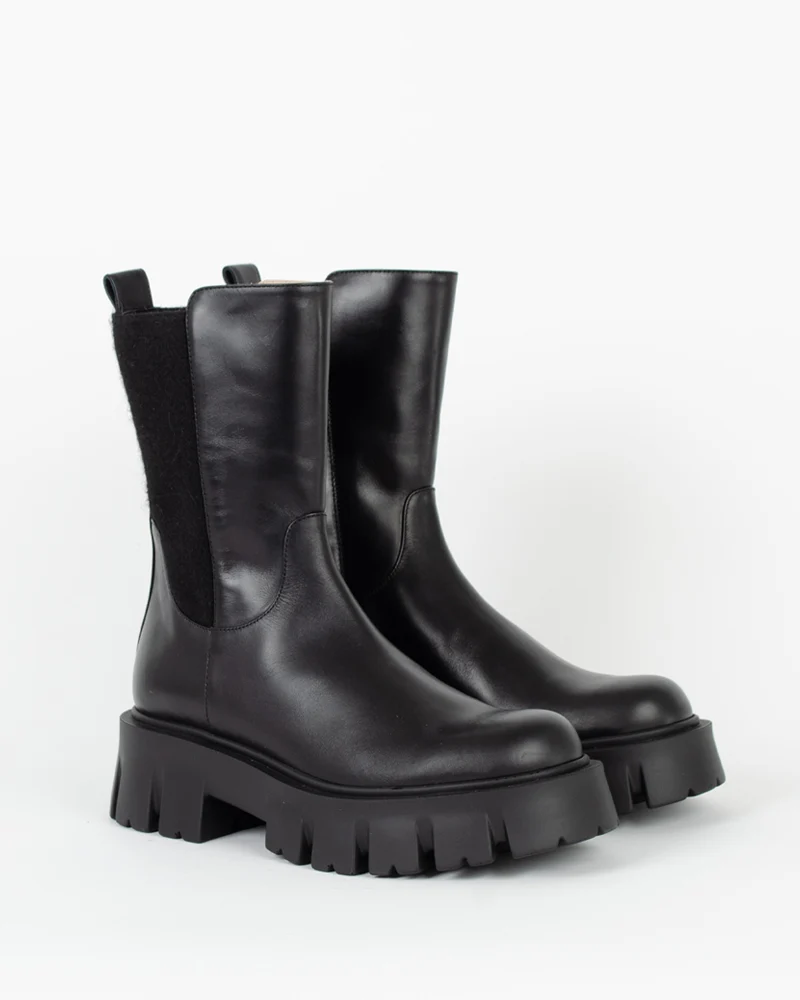 Boots 7 am