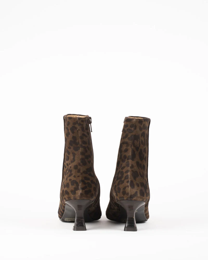 Boots billi bi