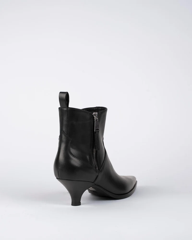 Boots elena iachi