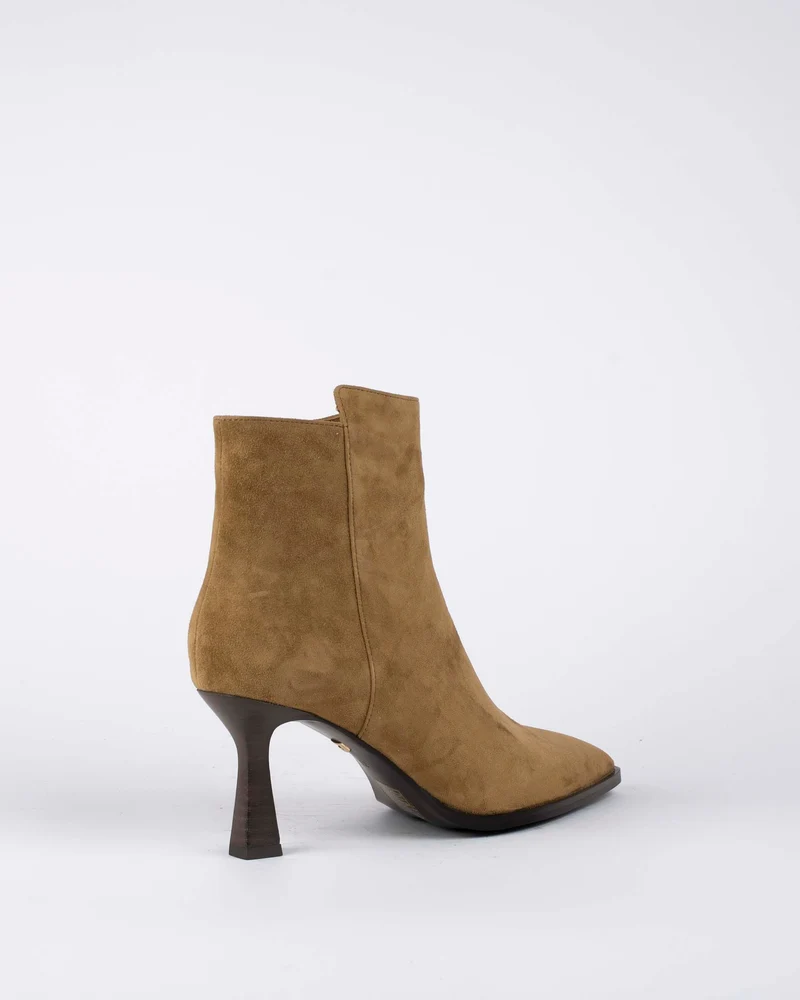 Boots lola cruz